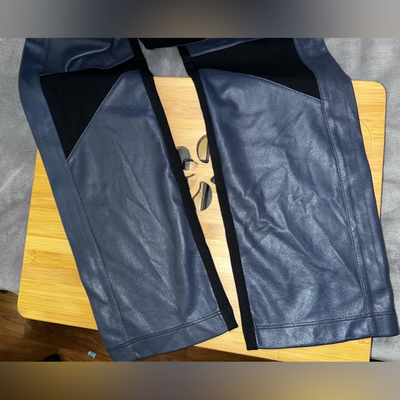 BCBG faux leather color block leggings - Picture 4 of 10